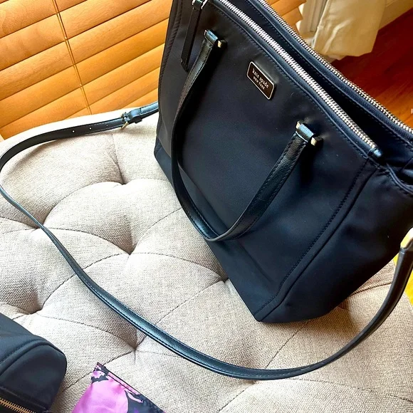 Kate Spade Black Tote (EUC) w/Matching New Travel Cosmetic Case & Foldable Tote - Picture 12 of 16